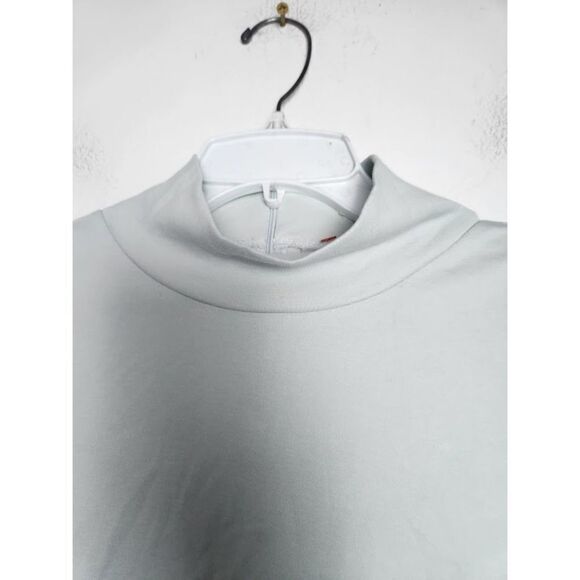 Chico's Women Mock Neck Light Grey 100% Pima Cotton Top size 1 or Medium - Picture 4 of 9